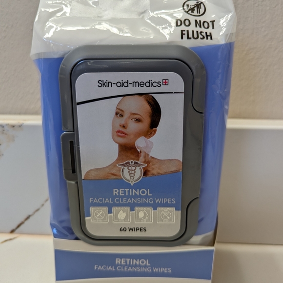 Skin Aid Medics Skincare Retinol Facial Cleansing Wipes Reduce Wrinkles Appearance 6 Count